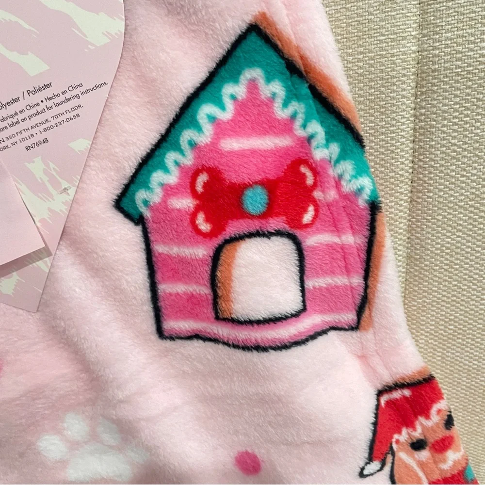 NEW Betsey Johnson Pink Holiday Dog Plush Throw‎ Blanket Christmas Gingerbread